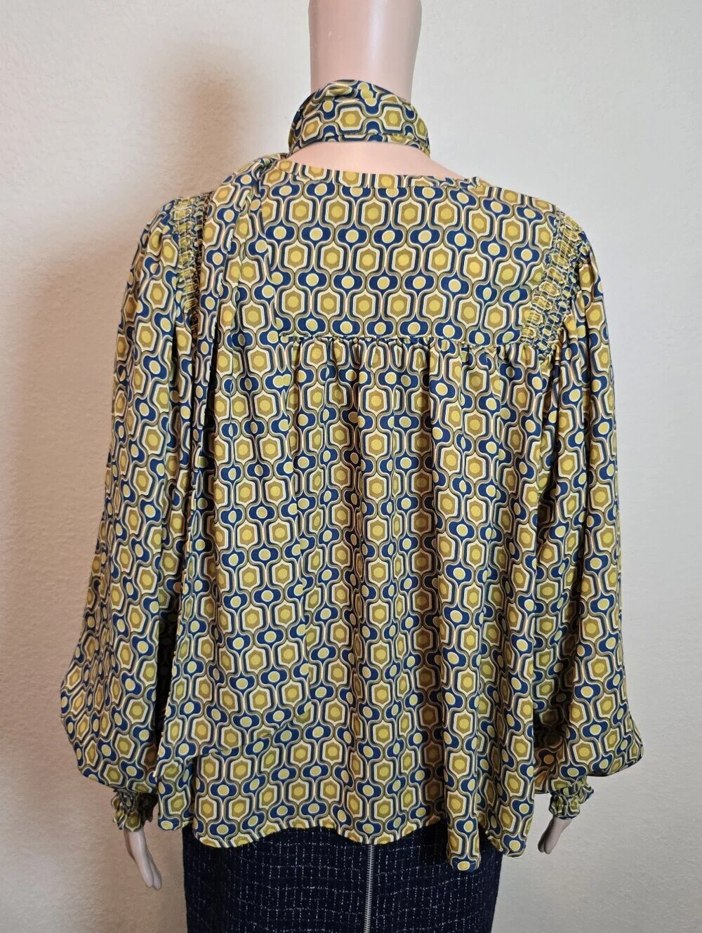 Happy Nature Size Medium Oversized Yellow And Blue Long Sleeve Button Front